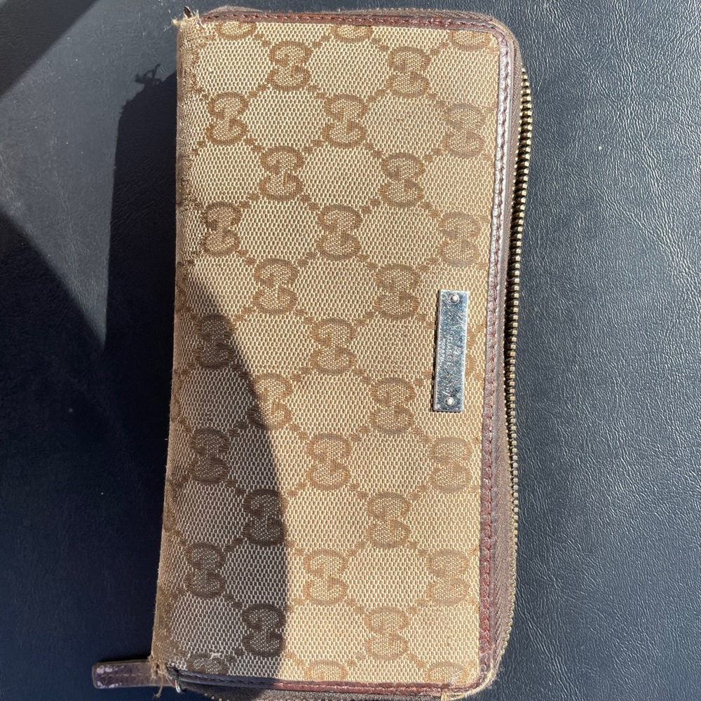 Gucci wallet